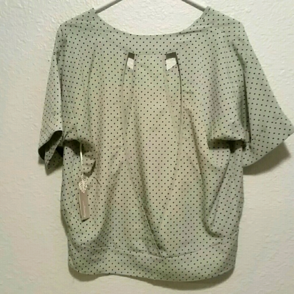 💚SALE*Trinity shirt - Picture 2 of 2
